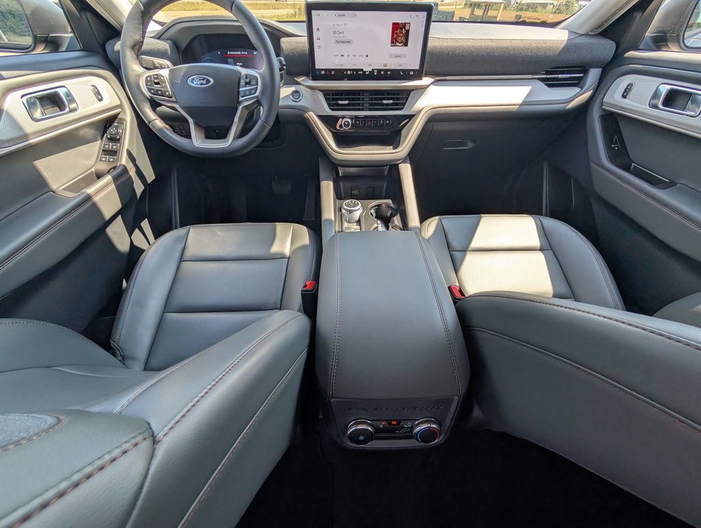 Used 2026 Ford Explorer Active w/ Active Comfort Package RWD image 24