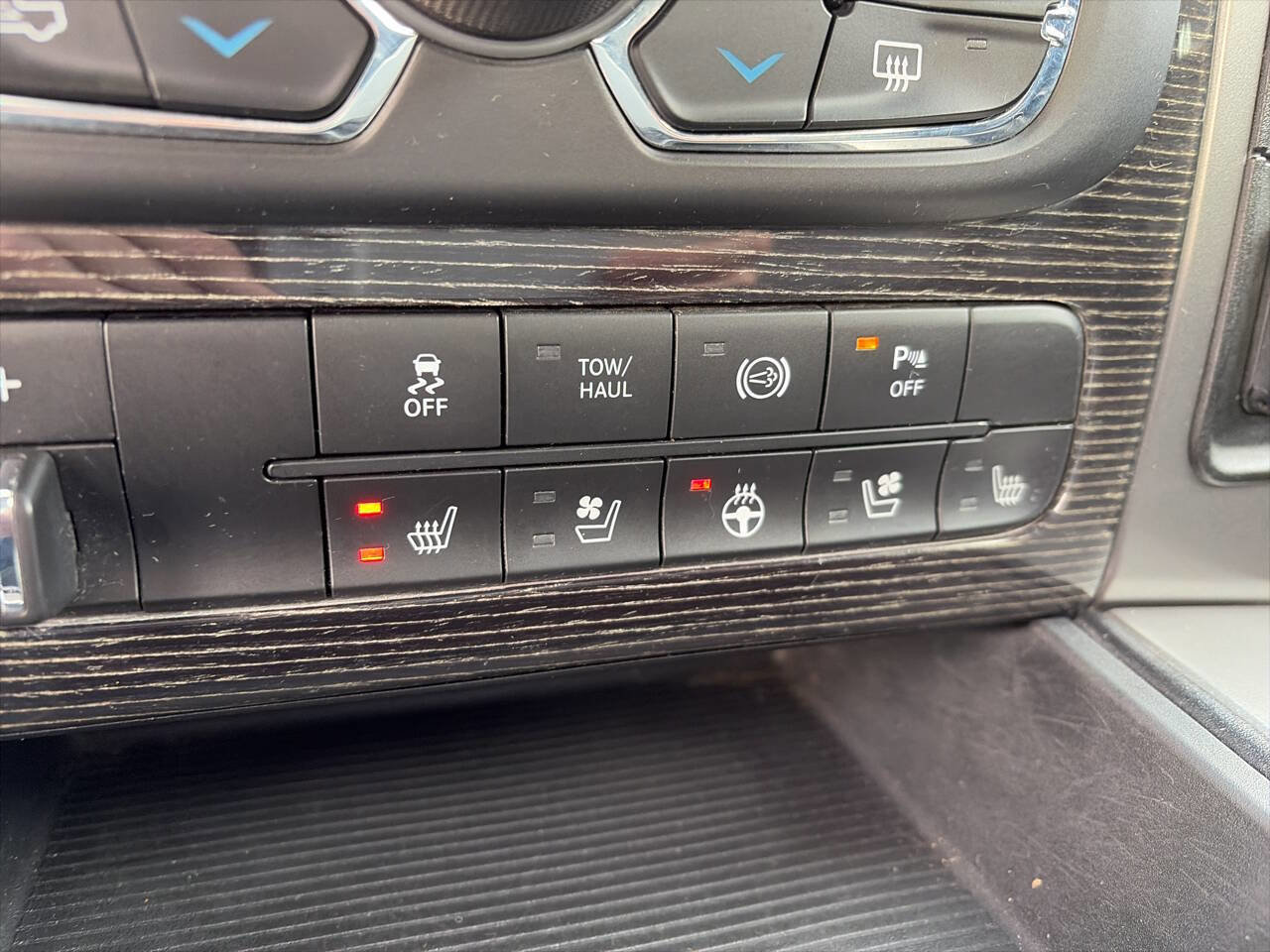 Used 2014 RAM 2500 Longhorn image 36