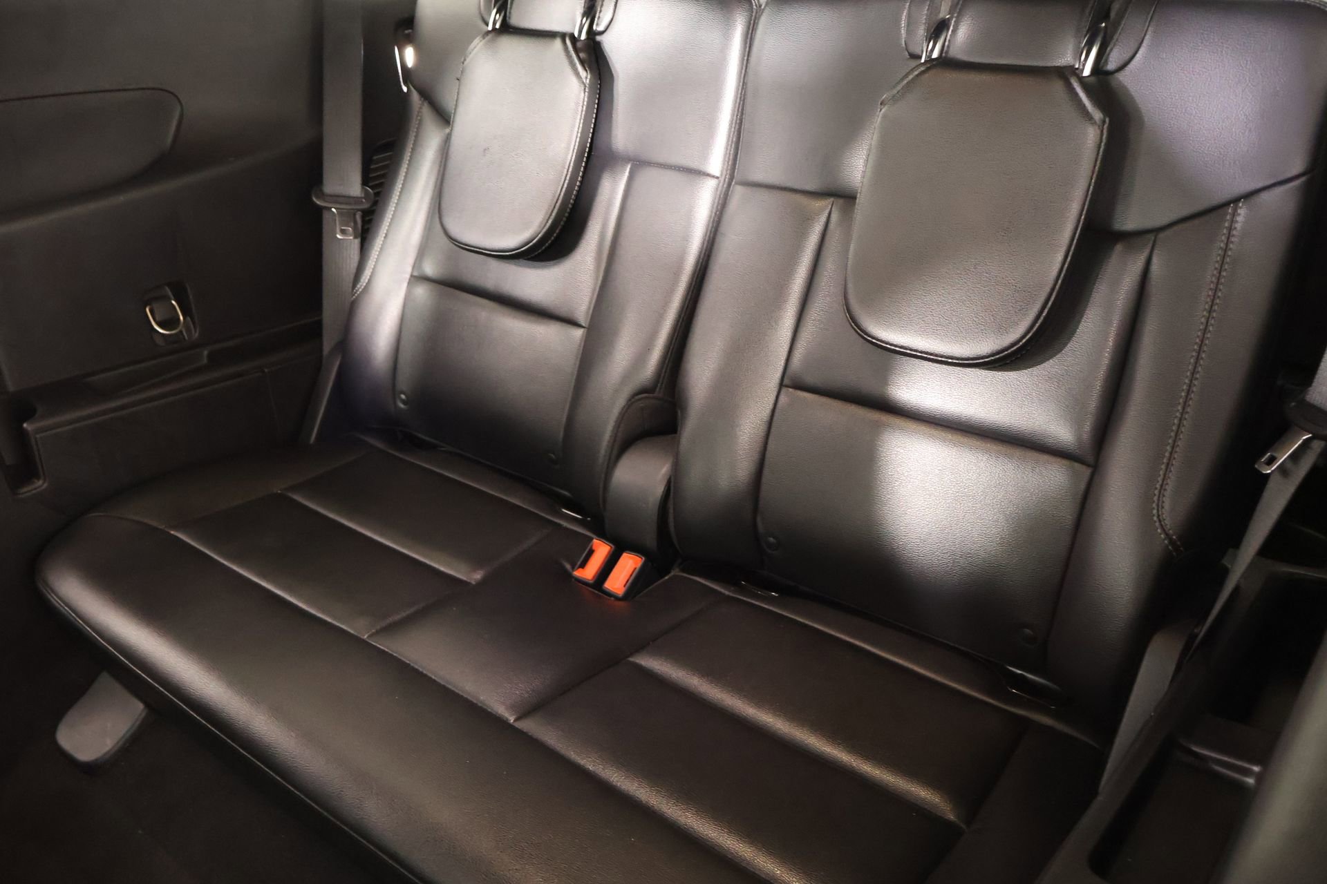 Used 2020 Ford Explorer XLT w/ Equipment Group 202A image 13