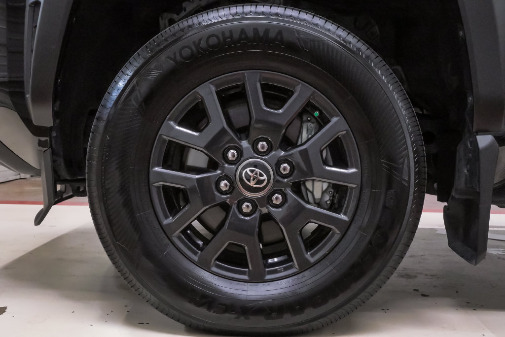 Used 2025 Toyota 4Runner SR5 RWD image 33