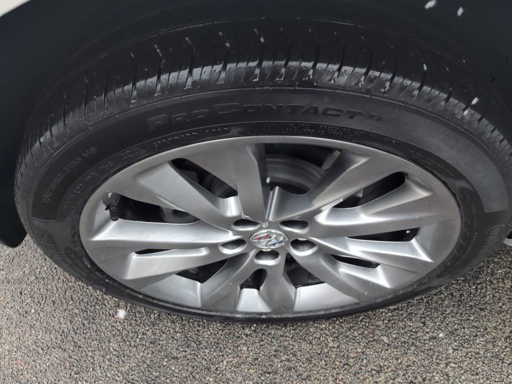 Used 2022 Buick Envision Avenir w/ Safety Package image 18