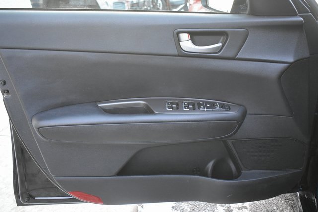 Used 2020 Kia Optima SE image 13