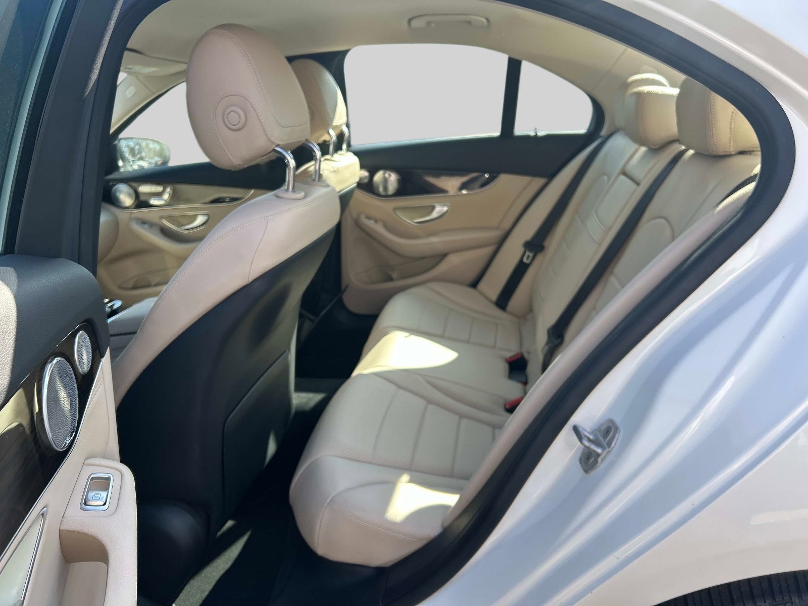 Used 2015 Mercedes-Benz C 300 4MATIC Sedan image 11