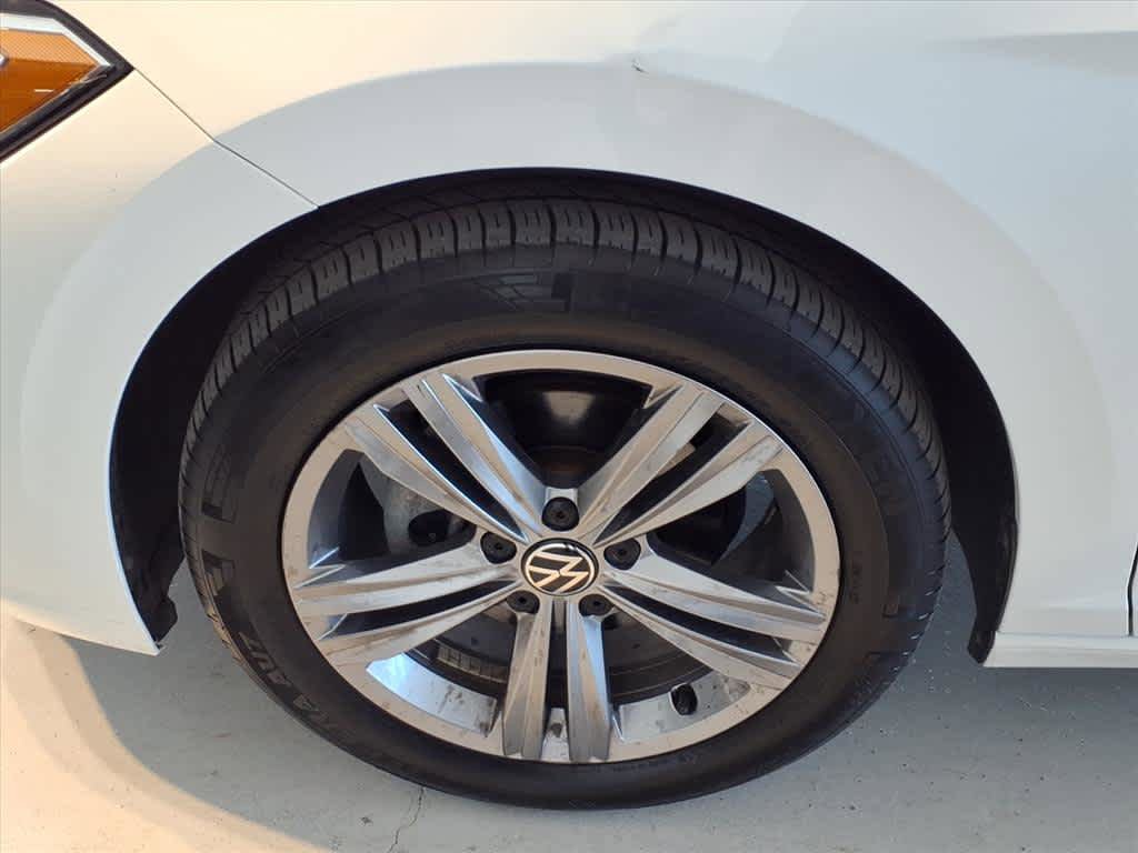 Certified 2023 Volkswagen Jetta SE w/ Panoramic Sunroof Package FWD image 8