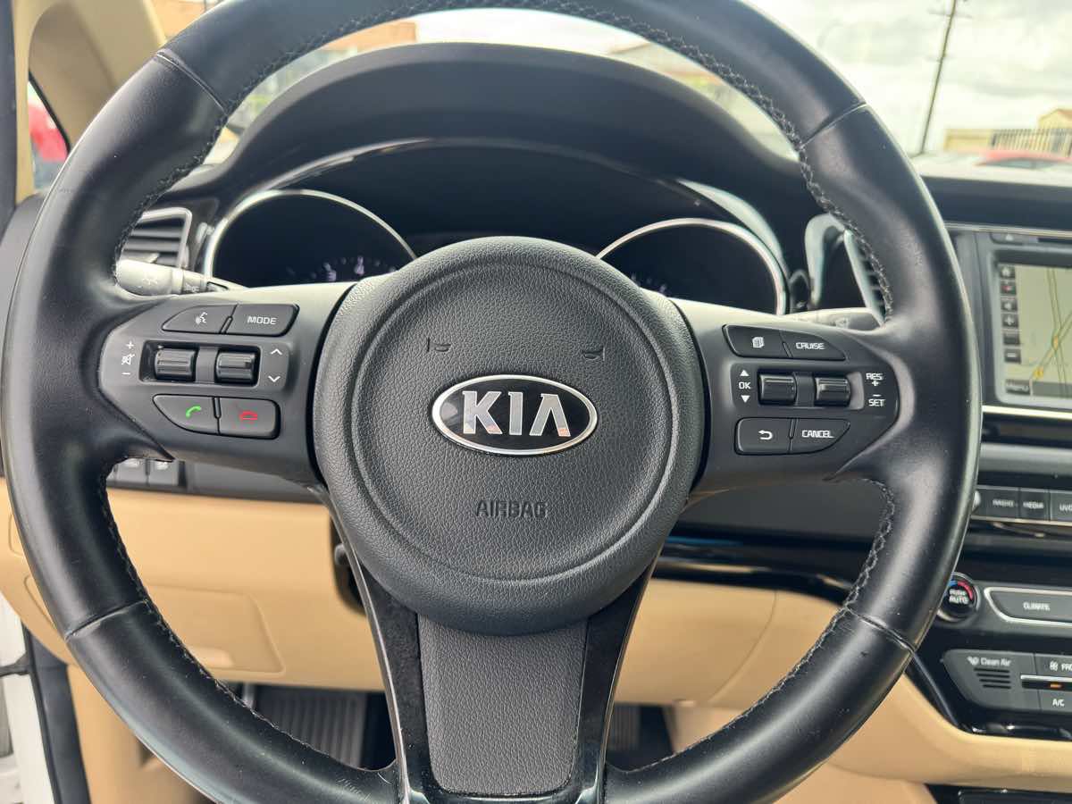 Used 2016 Kia Sedona SX FWD image 44