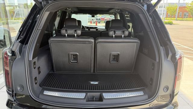 Certified 2025 Cadillac XT6 Sport w/ Platinum Package AWD/4WD image 28