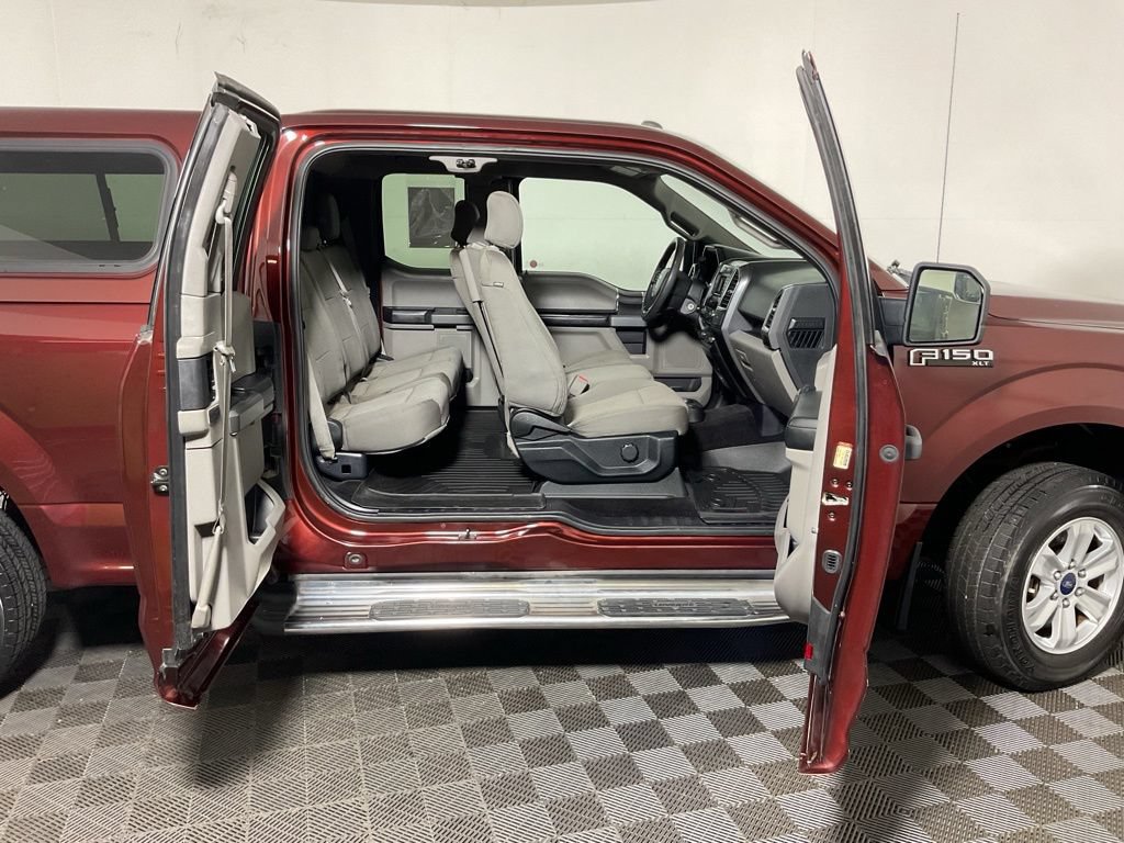 Used 2016 Ford F150 XLT AWD/4WD image 28