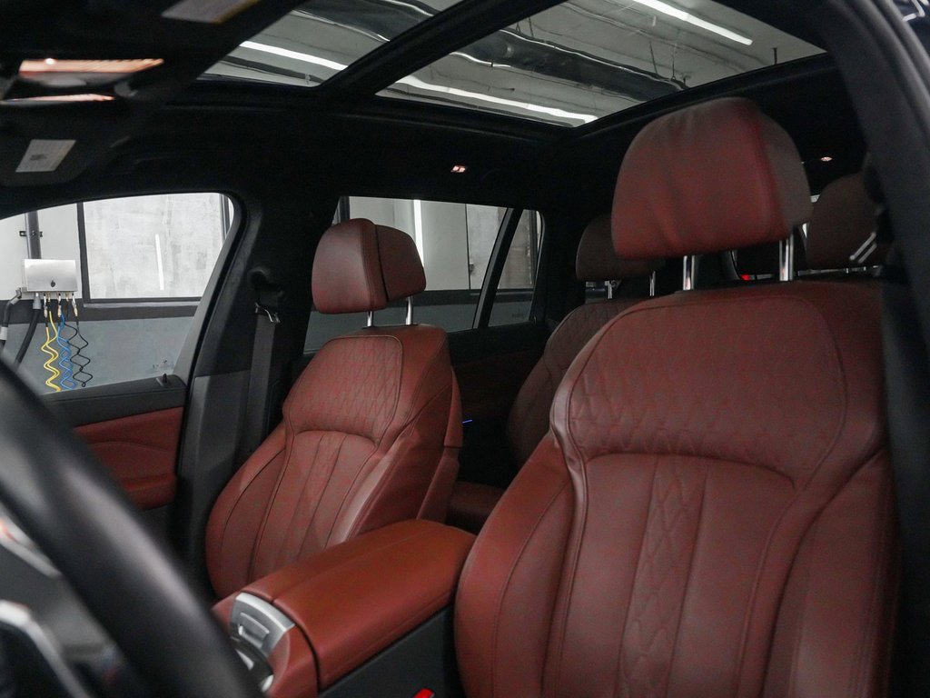Used 2023 BMW X7 M60i w/ Executive Package image 31