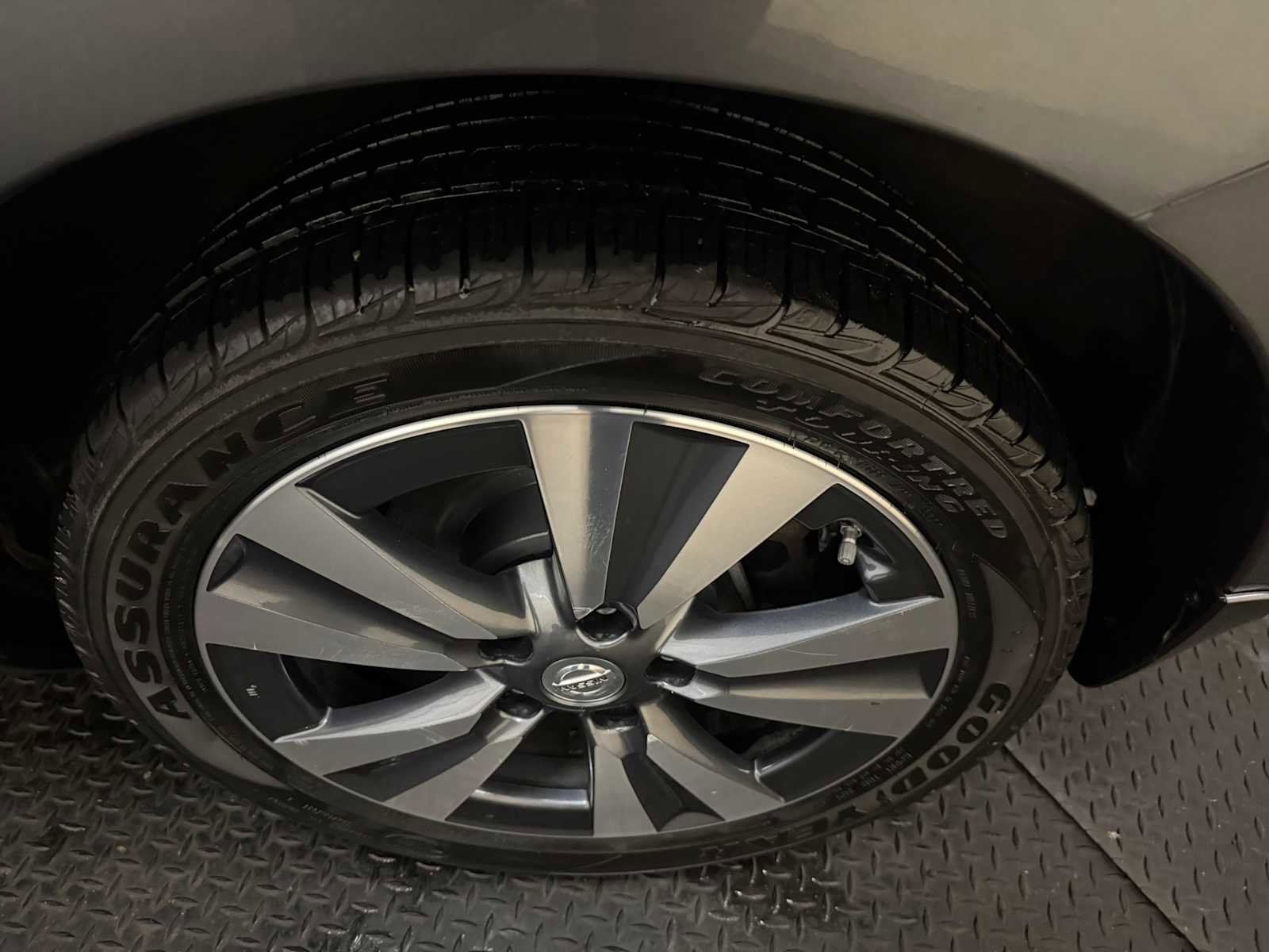 Used 2016 Nissan Leaf SV image 9