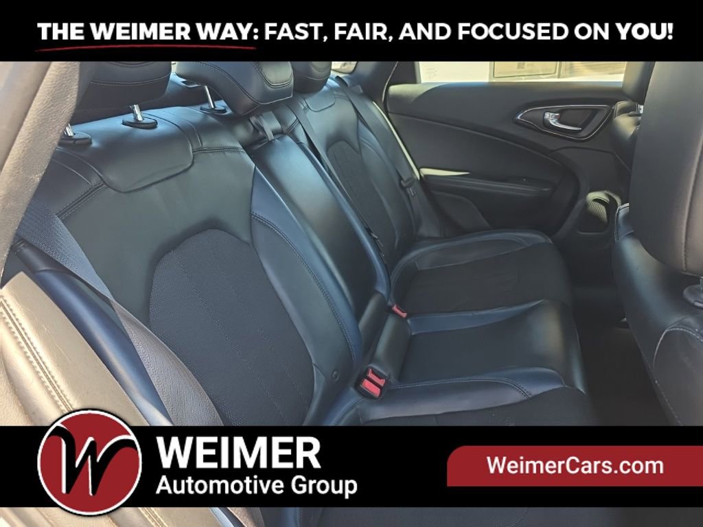 Used 2015 Chrysler 200 S FWD image 21