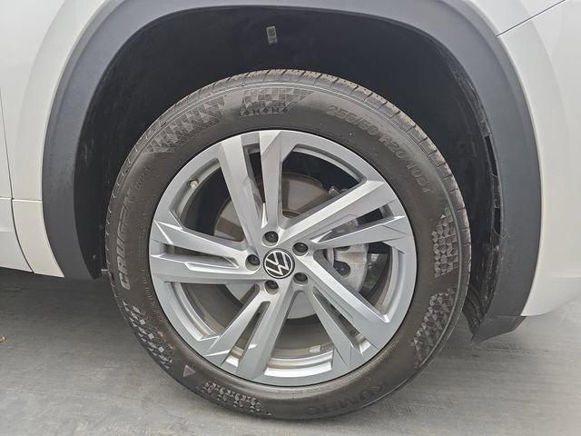 Used 2024 Volkswagen Atlas Cross Sport SEL R-Line AWD/4WD image 13