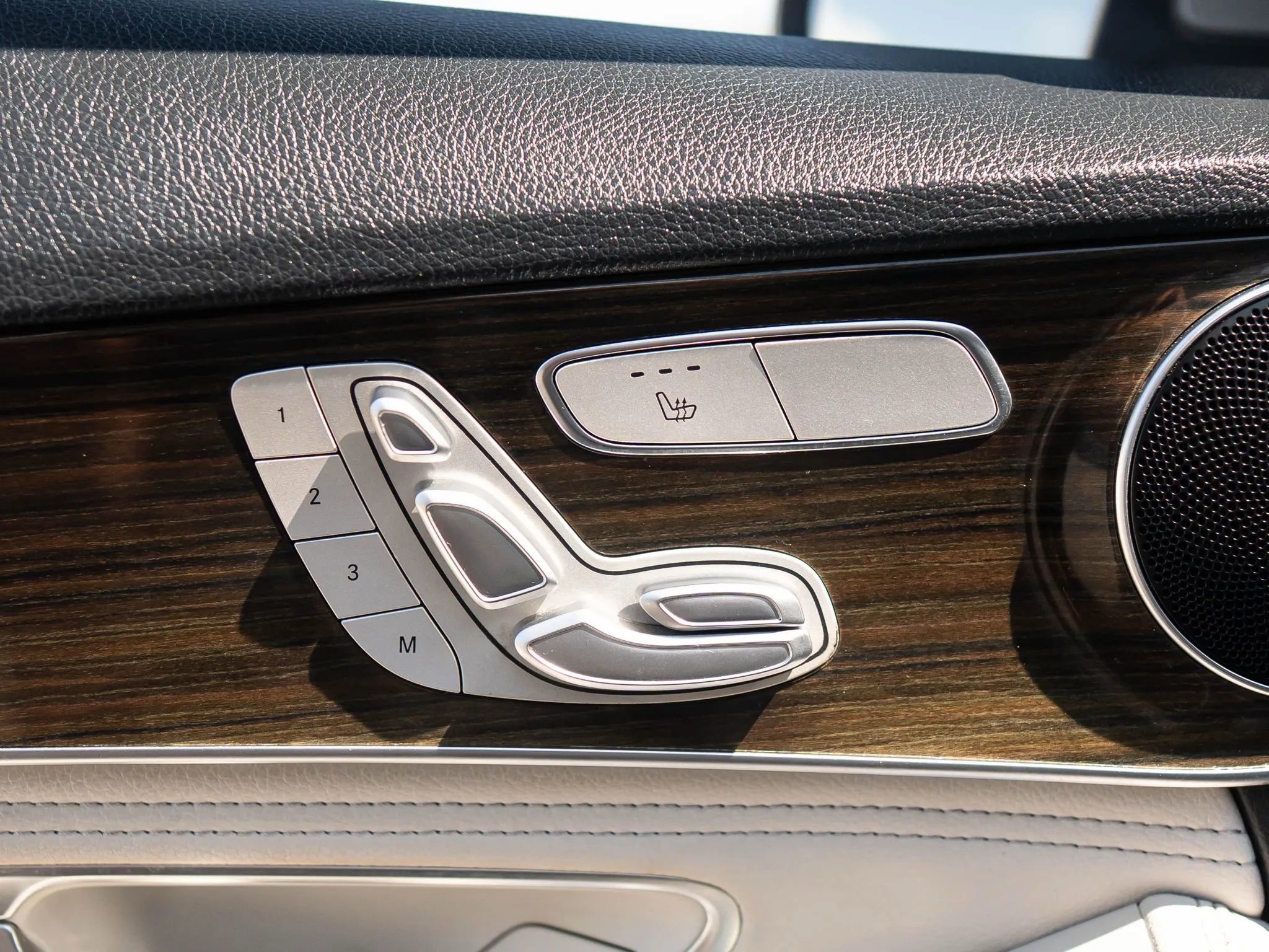 Used 2015 Mercedes-Benz C 300 Sedan image 41