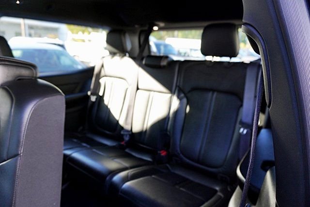 Used 2023 Jeep Wagoneer 2WD image 23