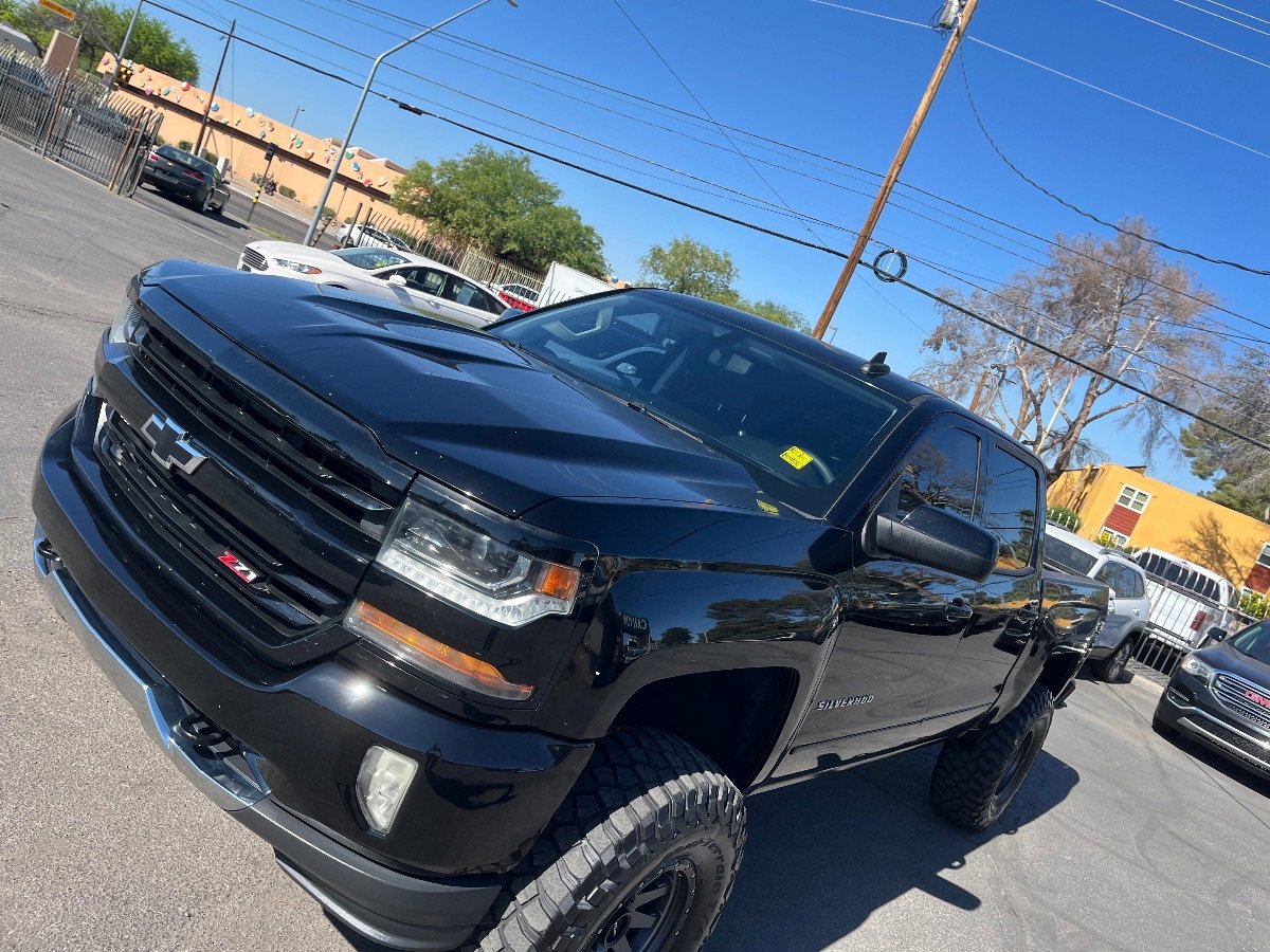Used 2018 Chevrolet Silverado 1500 LT w/ All Star Edition AWD/4WD image 43