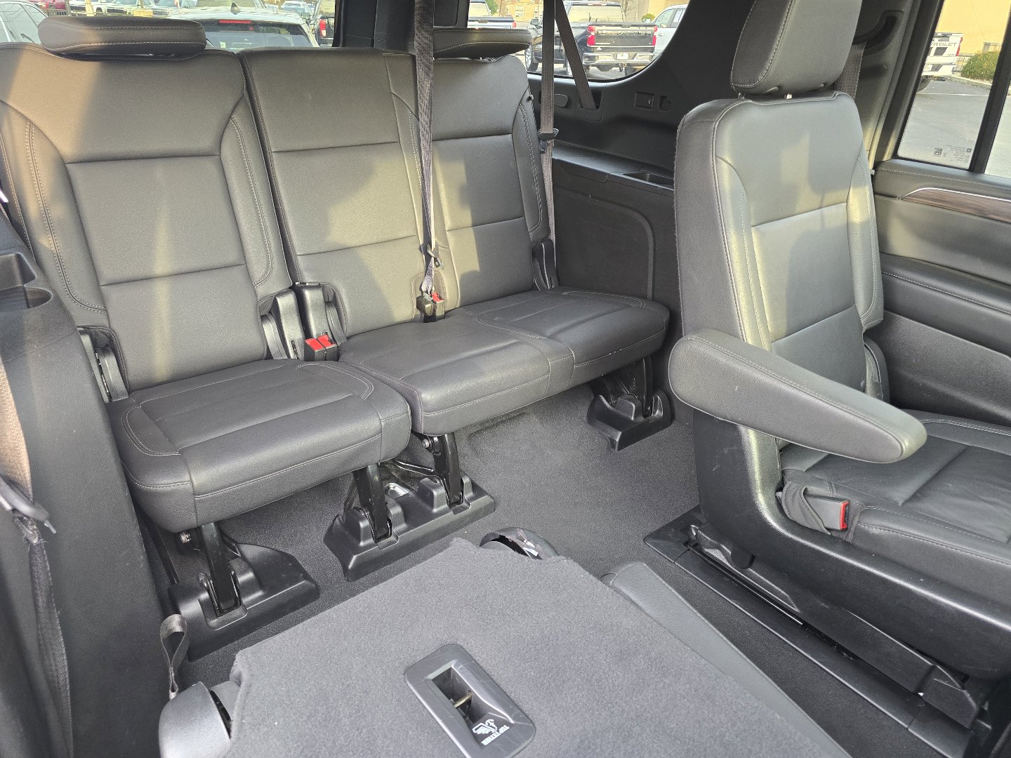 Used 2022 Chevrolet Suburban LT w/ LT Signature Plus Package image 33