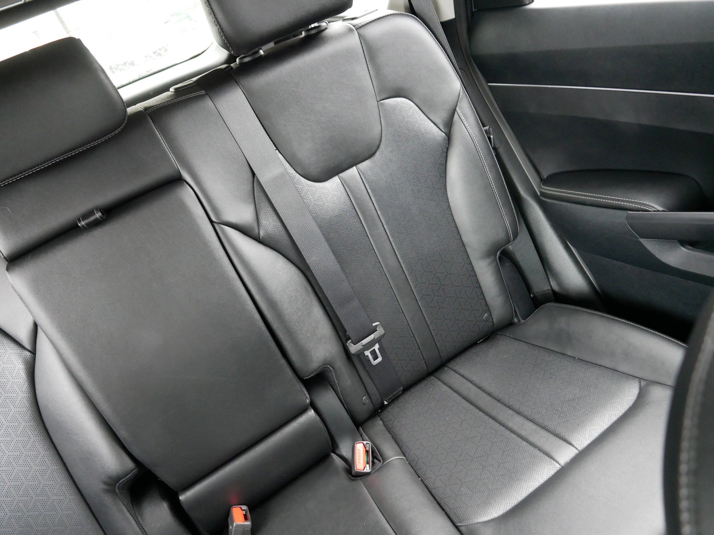 Certified 2022 Kia Sorento S w/ Panoramic Sunroof Package image 14