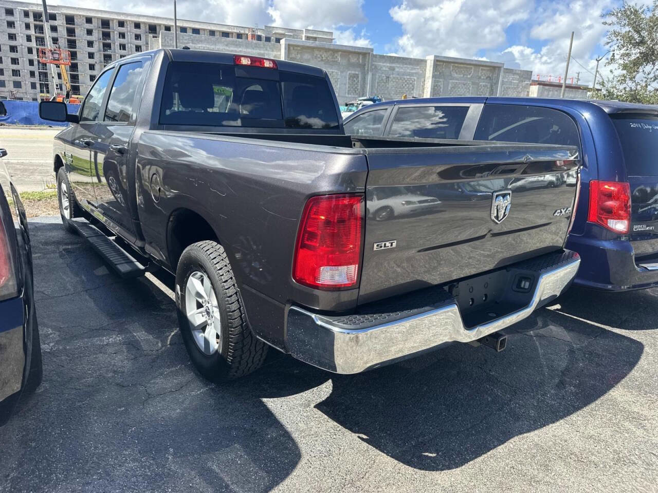 Used 2021 RAM 1500 Classic SLT image 6