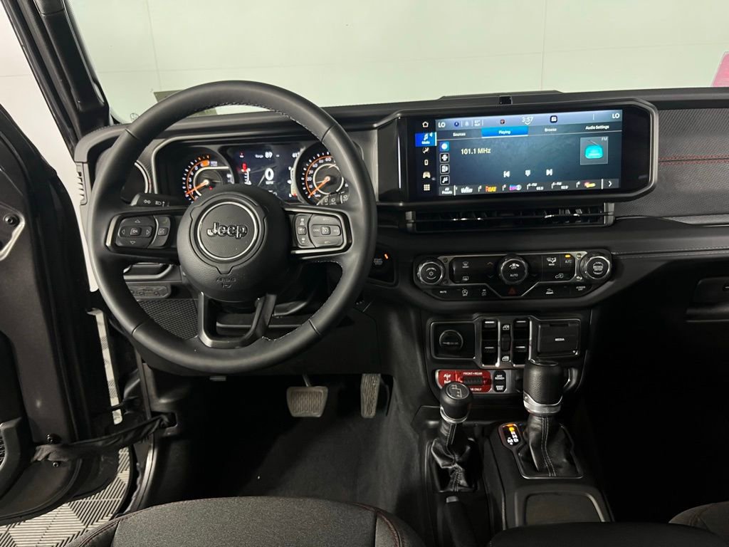 Used 2025 Jeep Wrangler Unlimited Rubicon image 34