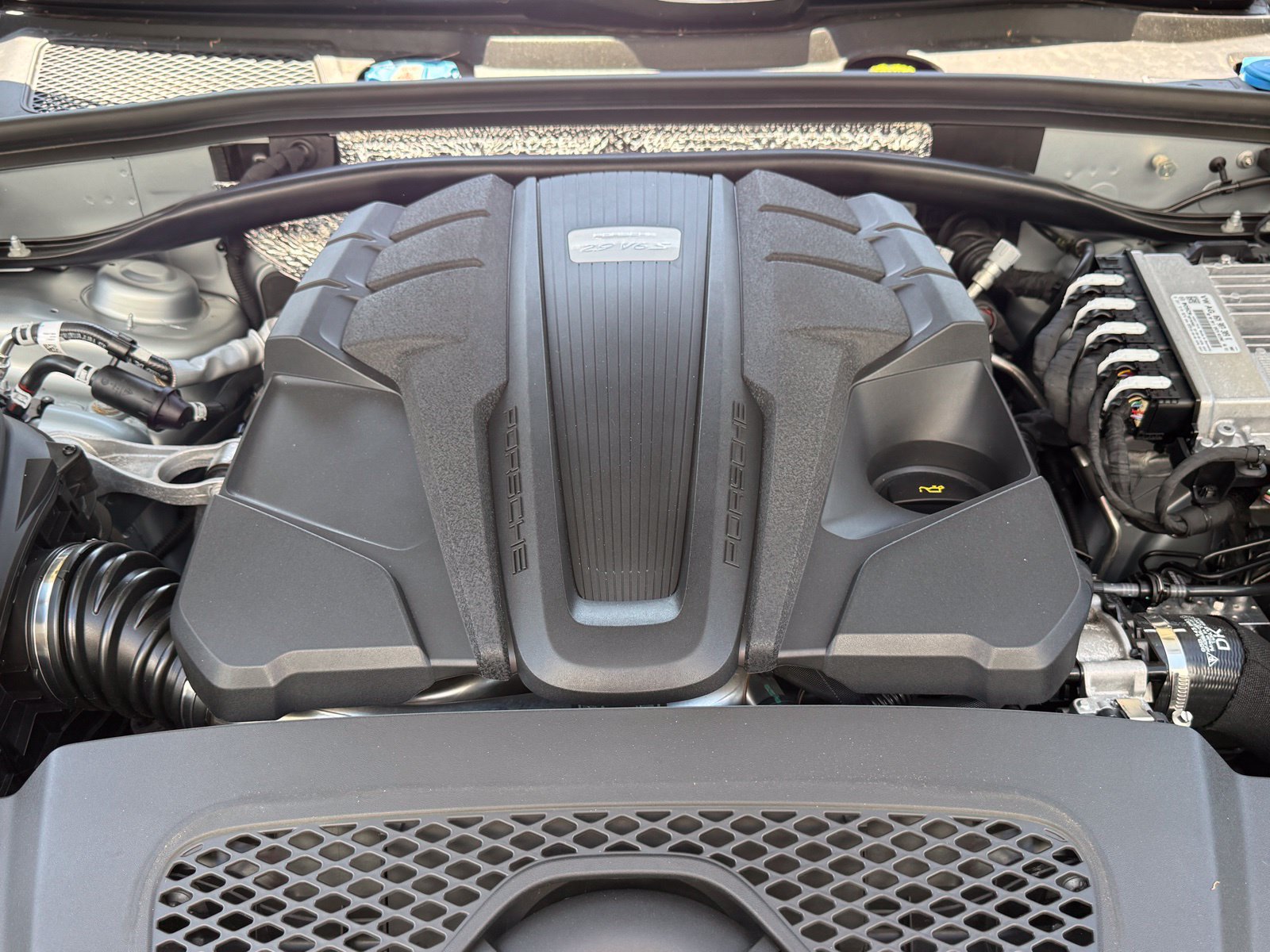 Used 2023 Porsche Macan S AWD/4WD image 43