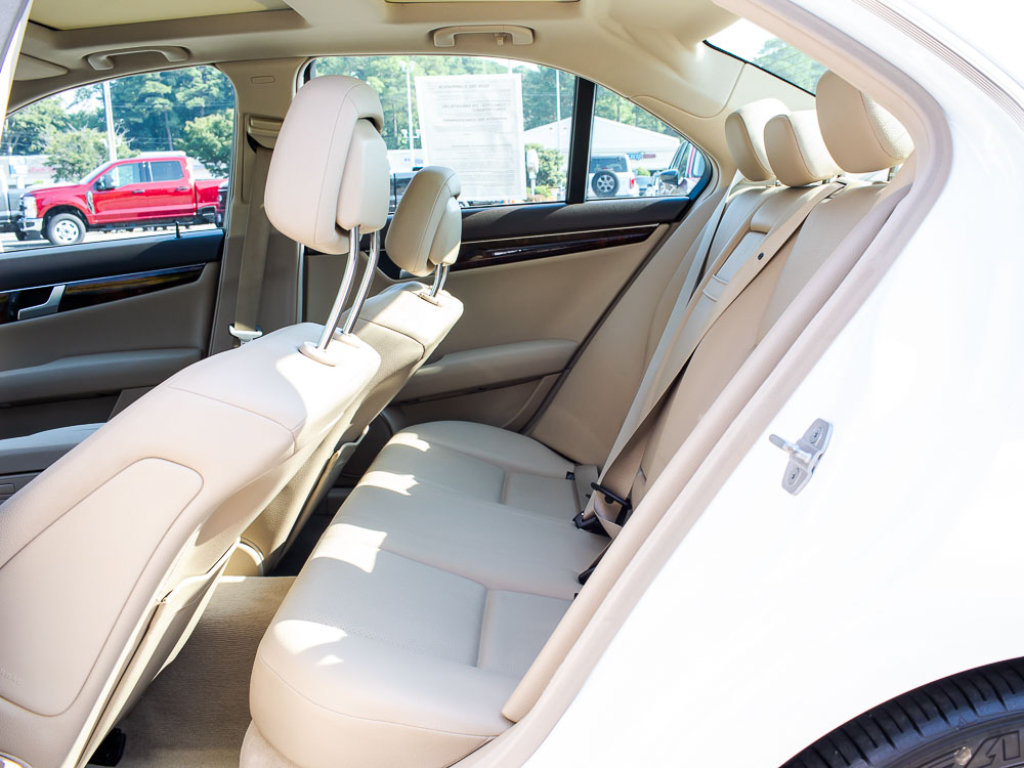 Used 2013 Mercedes-Benz C 250 Sedan image 15
