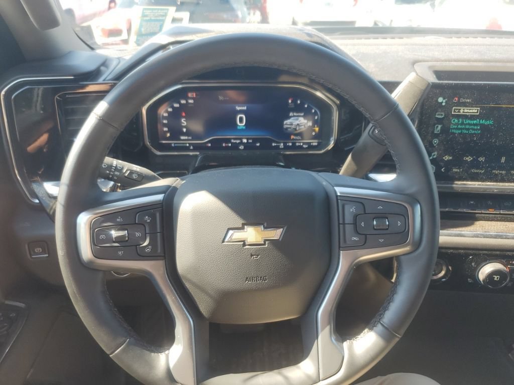 Used 2024 Chevrolet Silverado 1500 LT AWD/4WD image 22