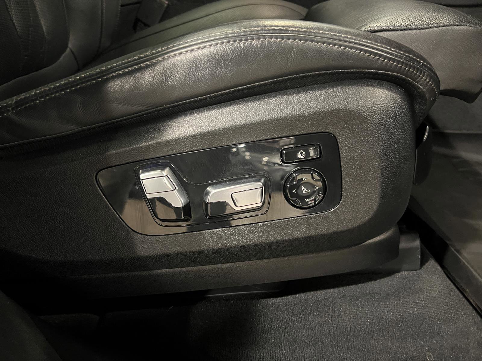 Used 2022 BMW X5 xDrive45e w/ M Sport Package image 43