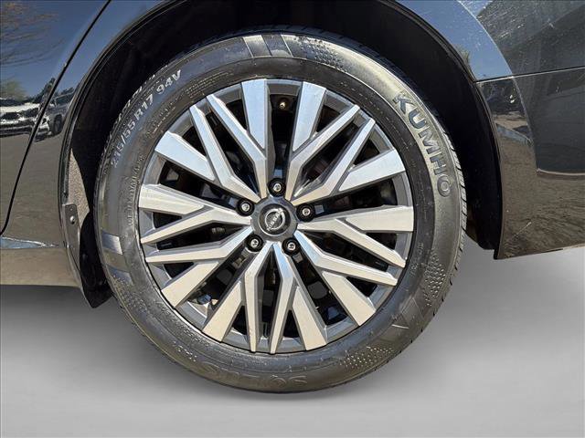 Used 2024 Nissan Altima 2.5 SV image 9