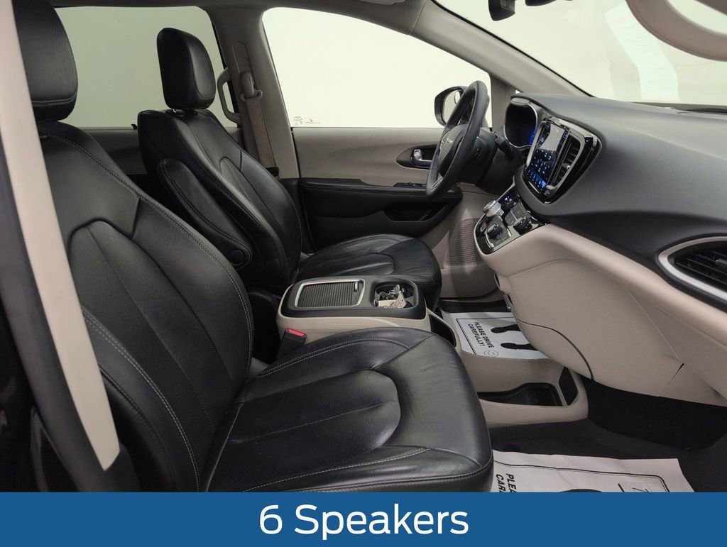Used 2022 Chrysler Pacifica Touring-L FWD image 15
