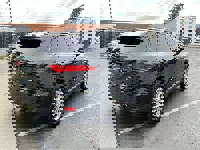 Used 2017 Jaguar F-PACE Prestige AWD/4WD image 7