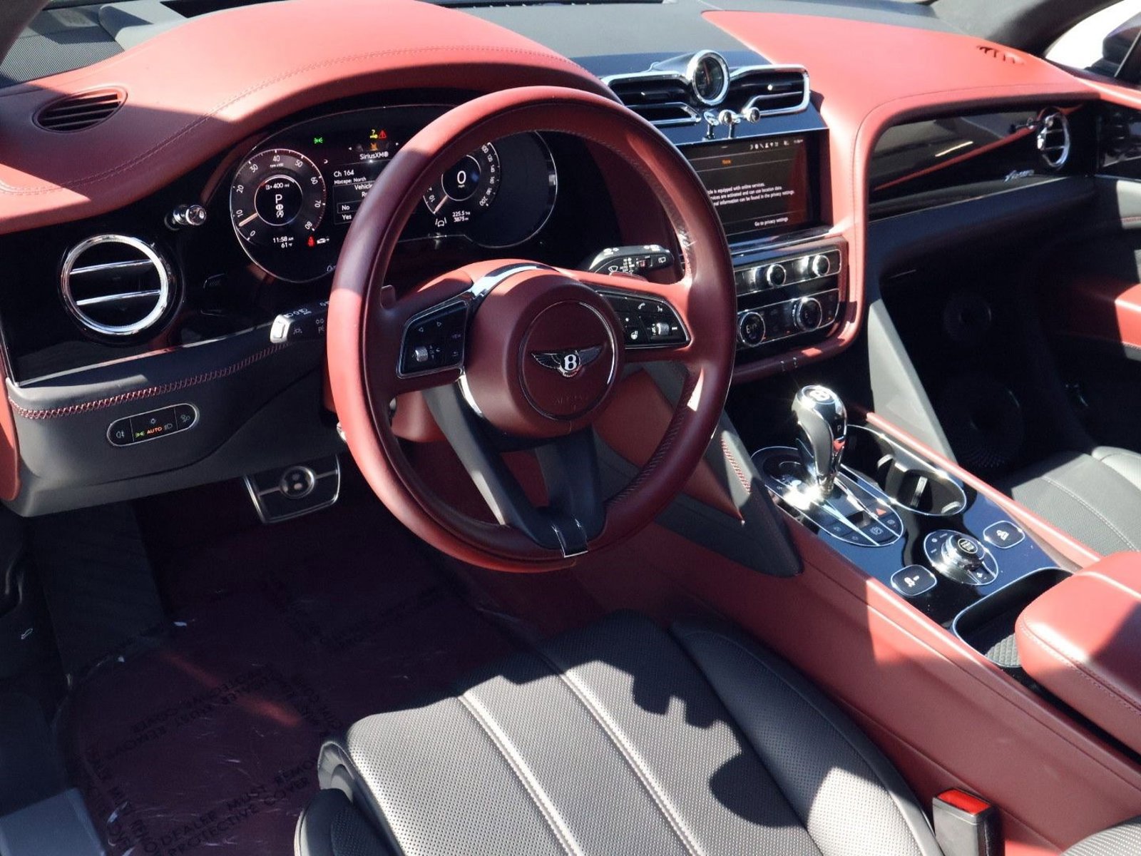 Certified 2025 Bentley Bentayga image 4