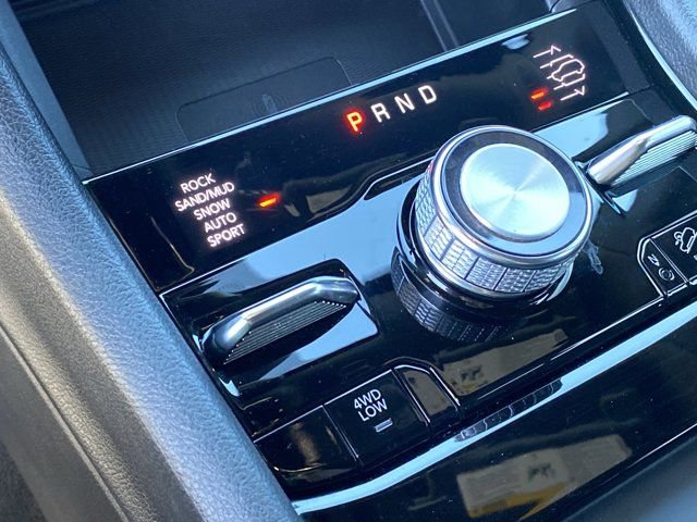 Used 2023 Jeep Grand Cherokee Overland w/ Luxury Tech Group IV AWD/4WD image 20