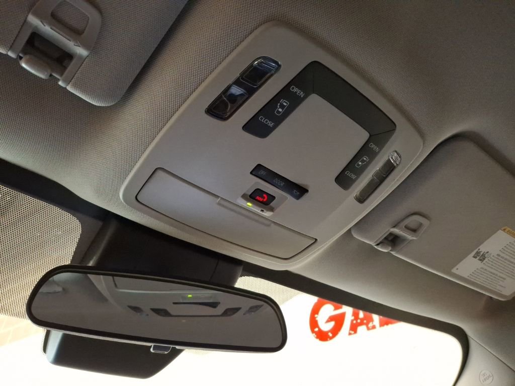 Used 2023 Toyota Sienna LE image 29