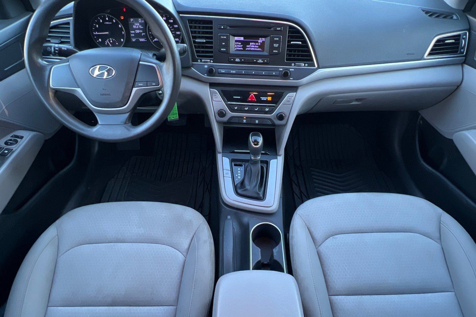 Used 2017 Hyundai Elantra SE image 17