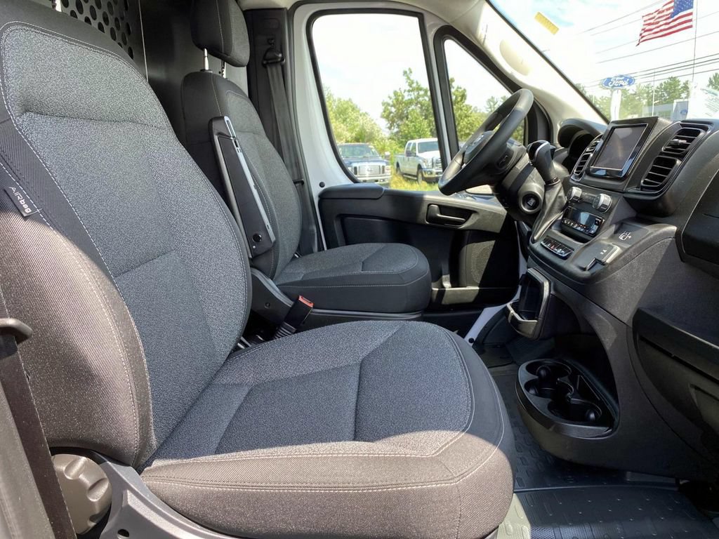 Used 2025 RAM ProMaster 2500 w/ U-Haul Equipment Group FWD image 26
