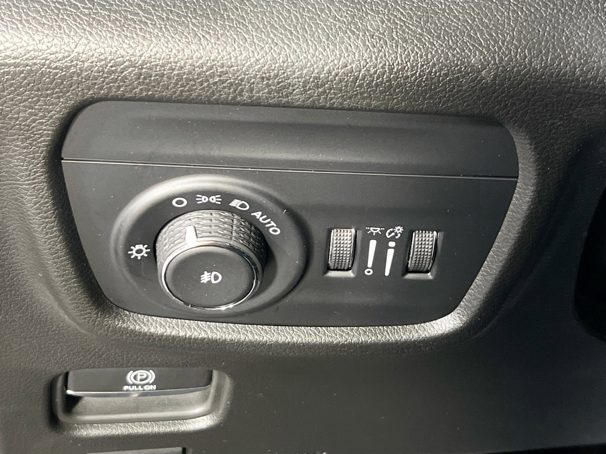 Used 2023 Jeep Grand Cherokee Overland image 10