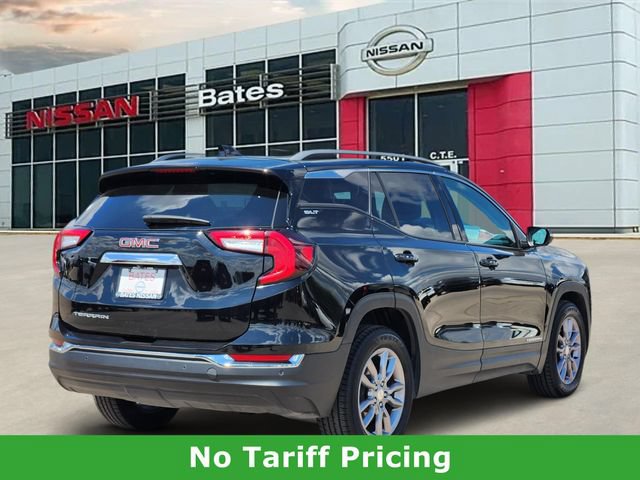 Used 2022 GMC Terrain SLT w/ Tech Package FWD image 4