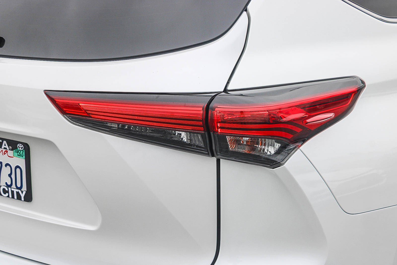 Used 2022 Toyota Highlander LE FWD image 10