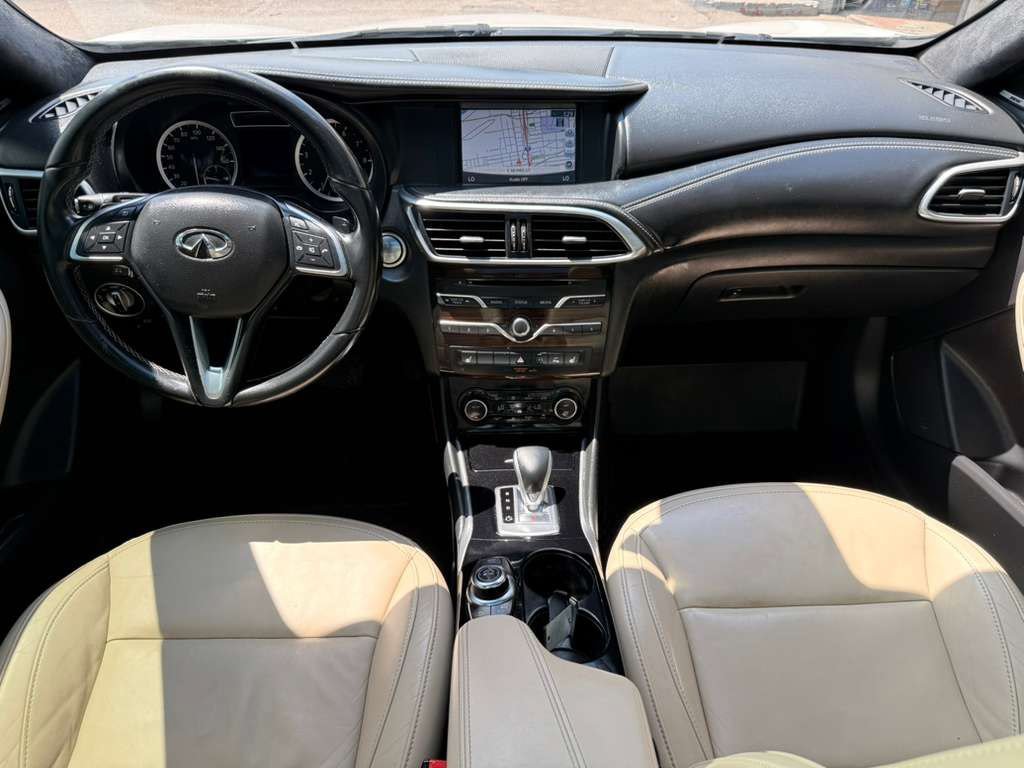 Used 2017 INFINITI QX30 Premium w/ Technology Package FWD image 19
