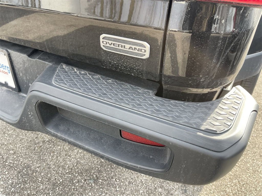 Used 2022 Jeep Gladiator Overland w/ Cold Weather Group image 8