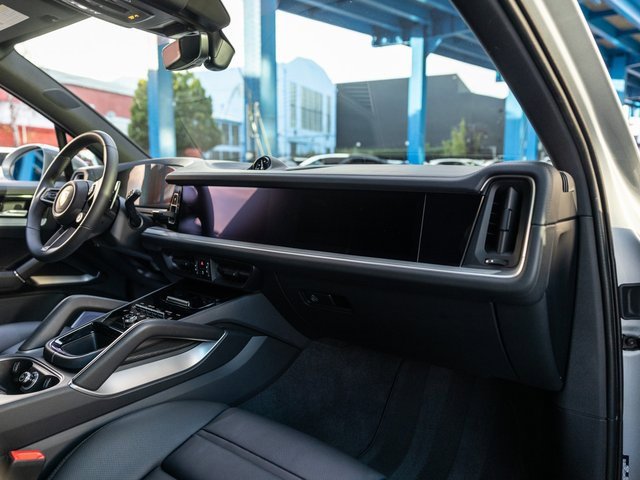 Used 2026 Porsche Cayenne S image 30