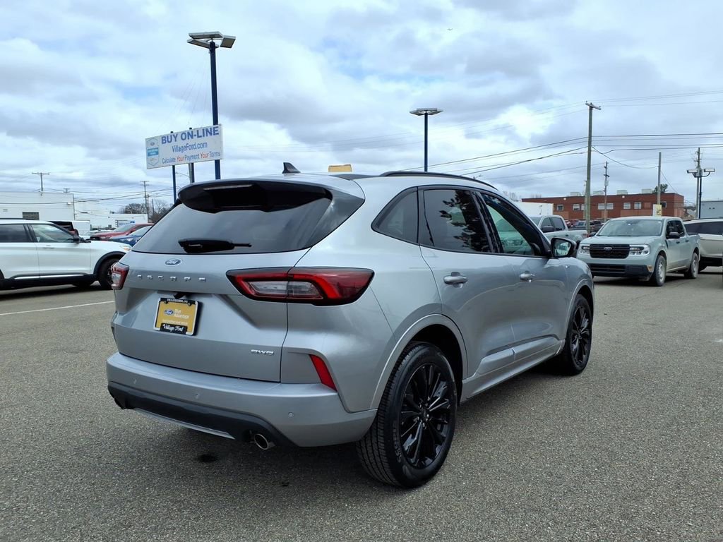 Certified 2023 Ford Escape ST-Line Elite AWD/4WD image 7