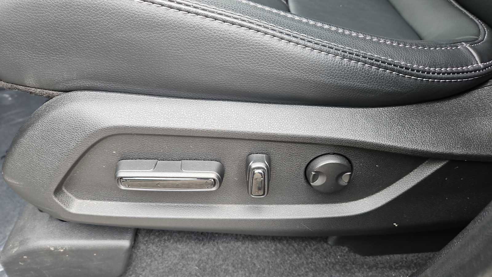 Used 2023 Honda Pilot Touring image 14