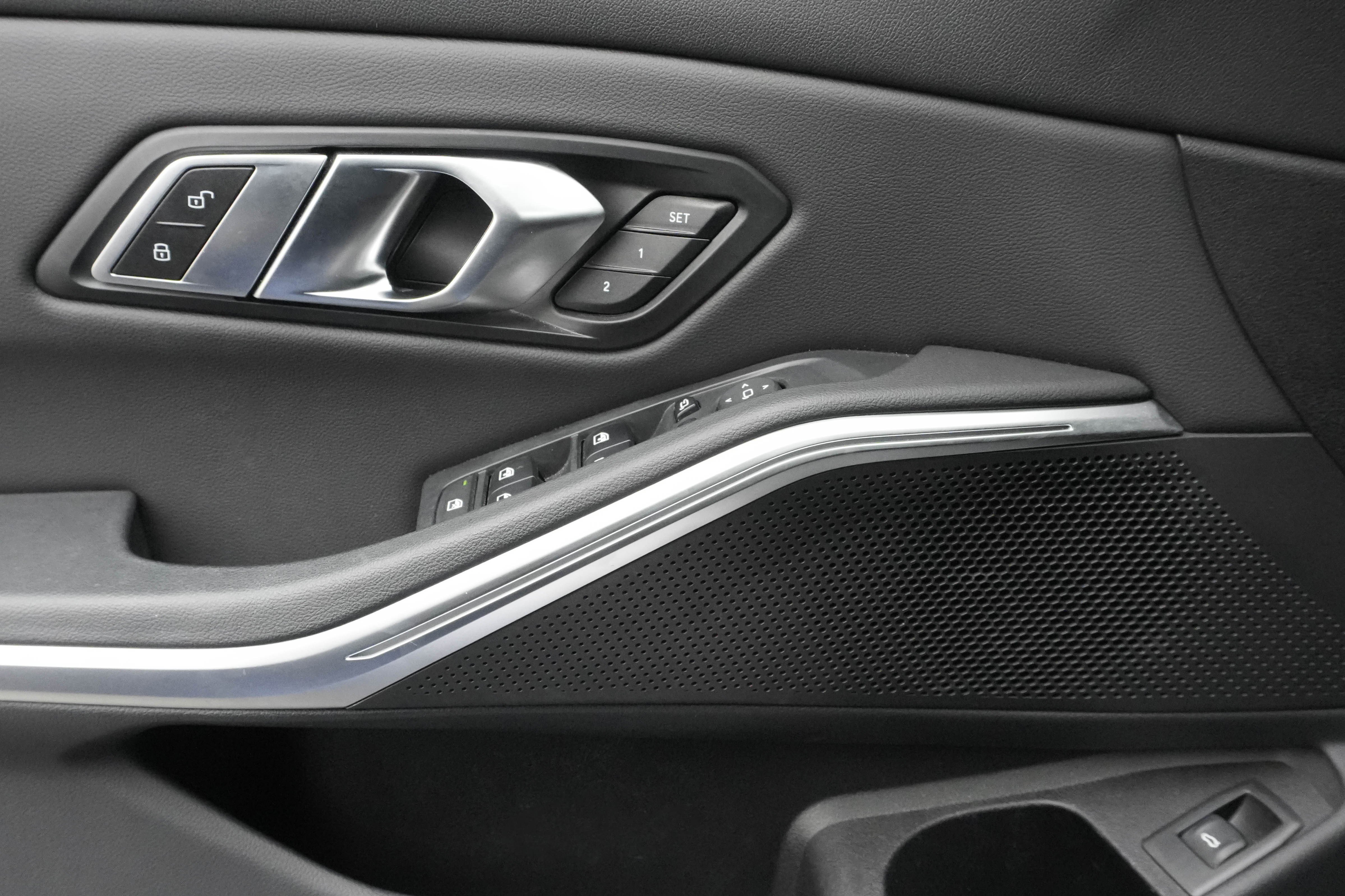 Used 2022 BMW 330i Sedan w/ M Sport Package image 16