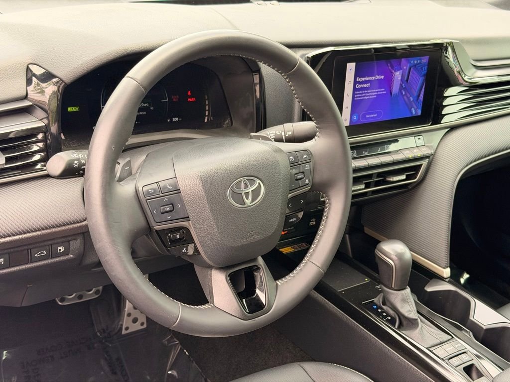 Used 2025 Toyota Camry SE FWD image 19