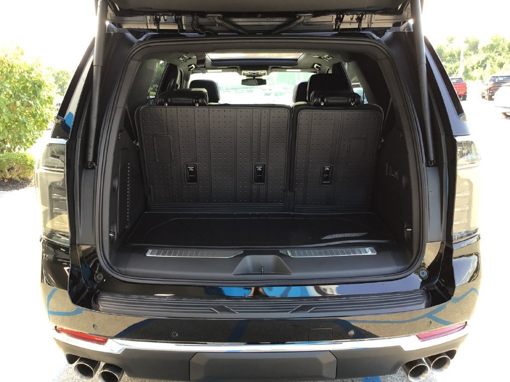 New 2026 Chevrolet Tahoe Premier w/ Sun And Tow Package AWD/4WD image 23