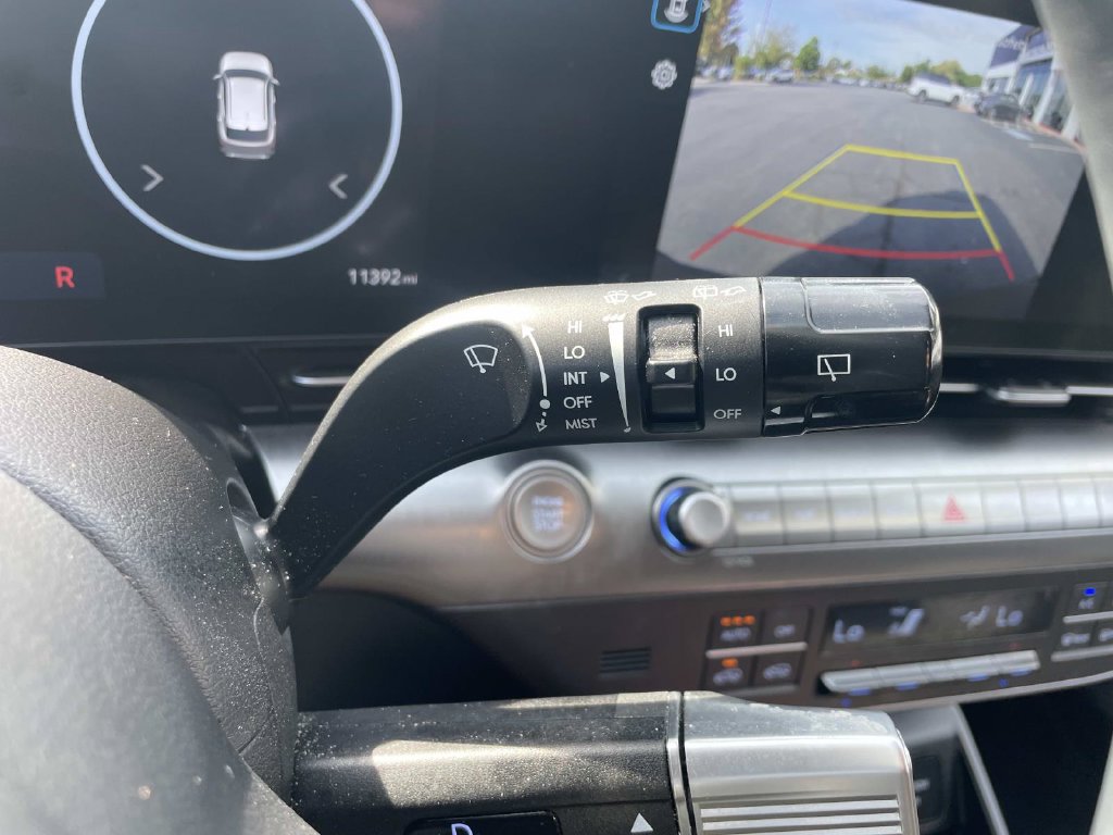 Used 2025 Hyundai Kona SEL AWD/4WD image 30