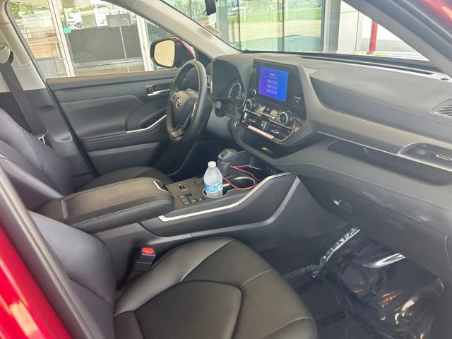 Used 2026 Toyota Highlander XLE AWD/4WD image 11