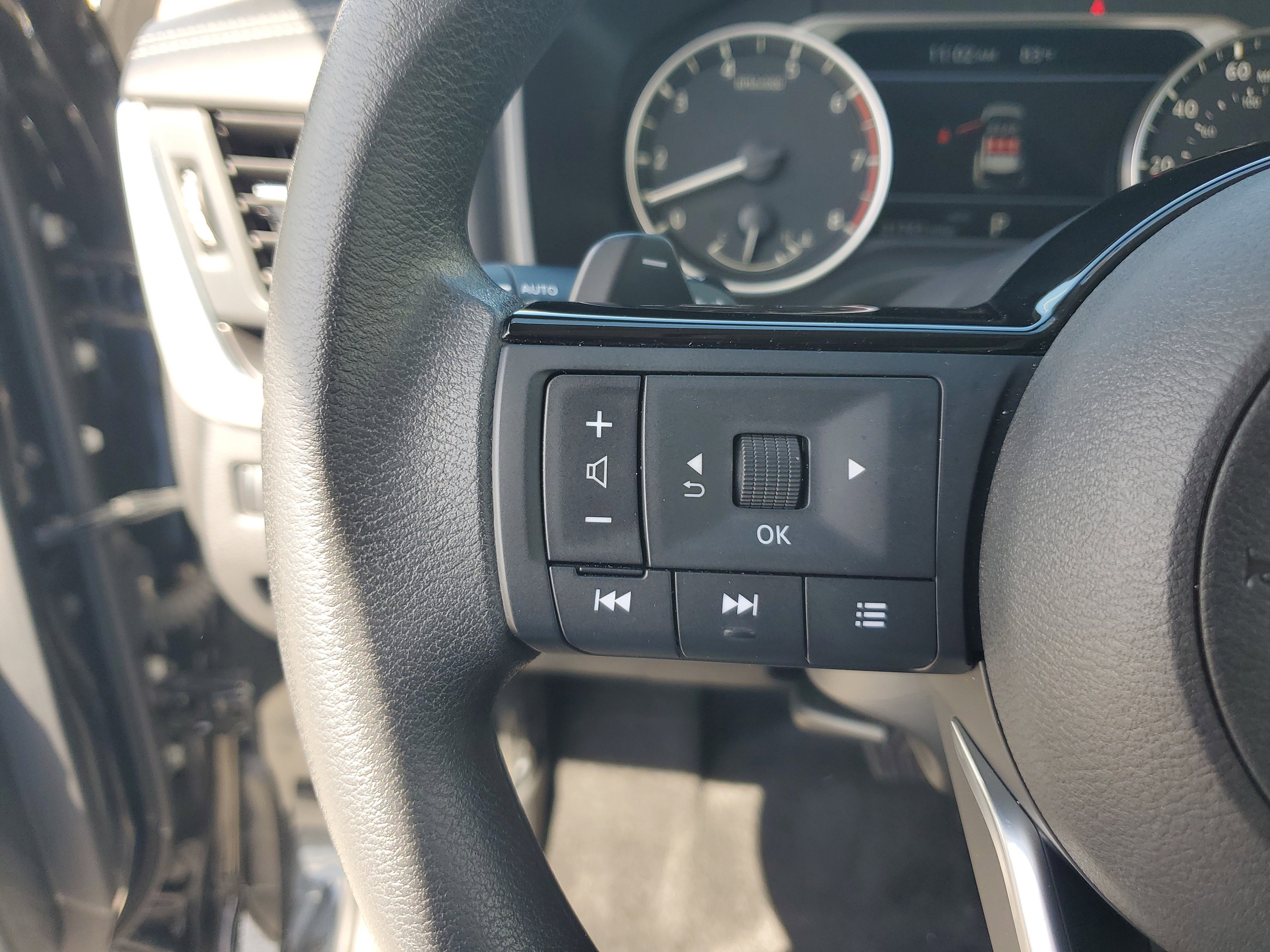 Used 2023 Nissan Rogue SV image 21