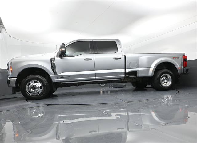 Used 2024 Ford F350 Lariat w/ Lariat Ultimate Package AWD/4WD image 31