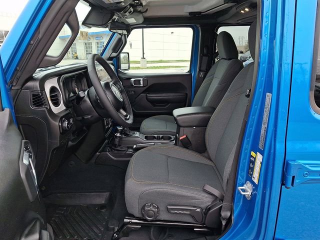 Used 2025 Jeep Wrangler Sport S image 16